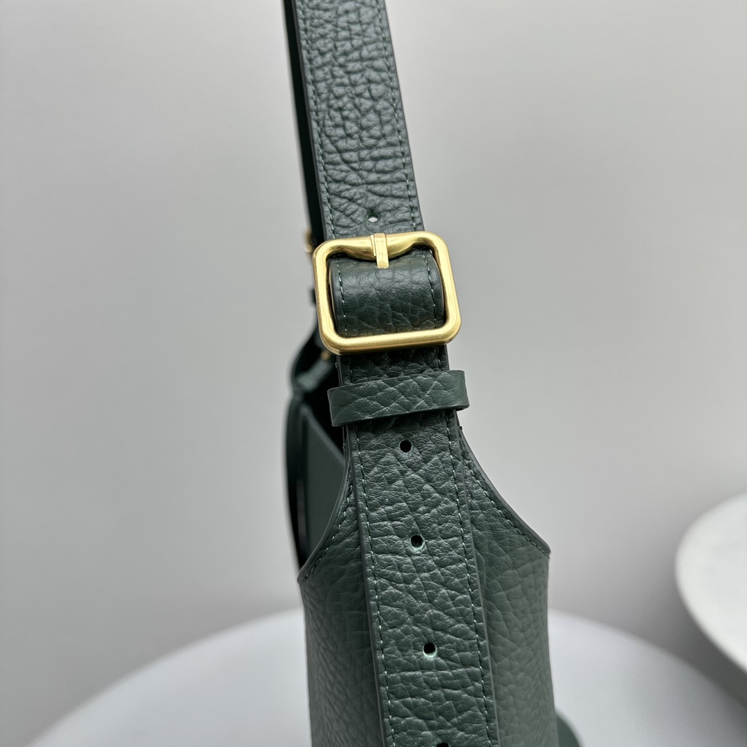 Bagsaaa Bv*b*rry Green Chess Medium Grained-leather Shoulder Bag