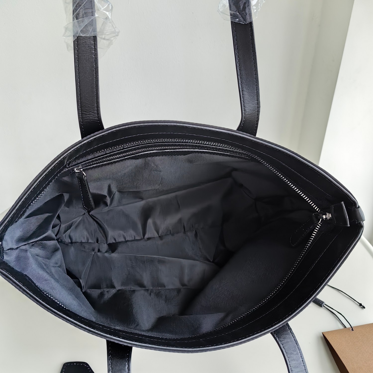Bagsaaa Bv*b*rry Nylon Black Tote - 30X24x11cm (40cm)