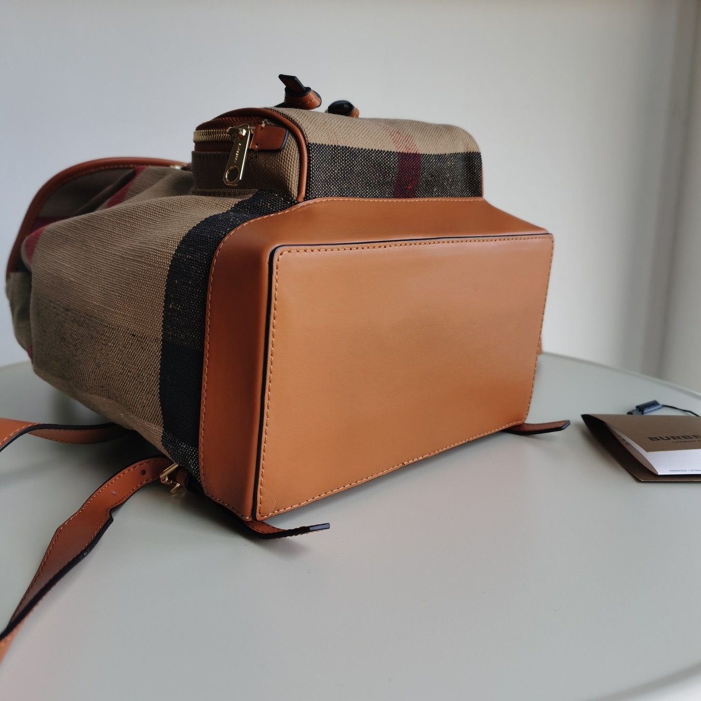 Bagsaaa Bv*b*rry Check-print brown backpack - 24x13x37cm