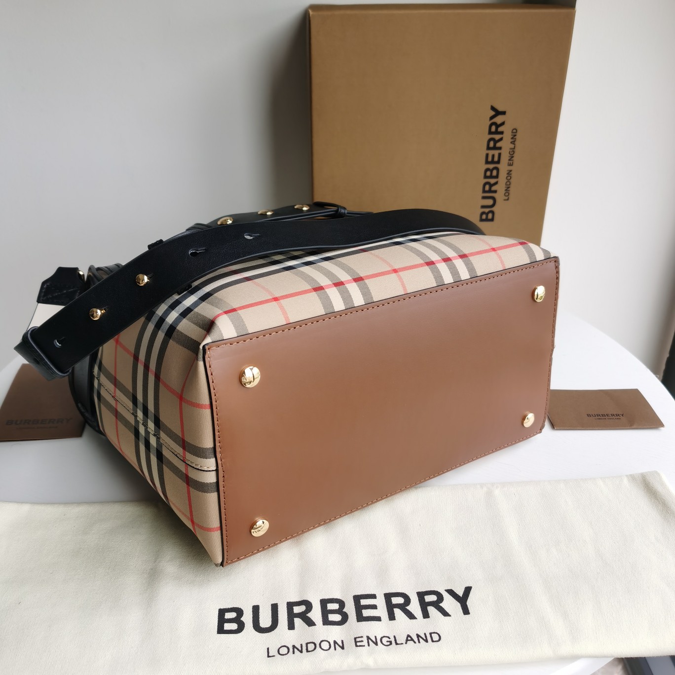 Bagsaaa Bv*b*rry Mini Vintage Check Triple Stud Belt Bag- Archive Beige - 36 x 15.5 x 23cm