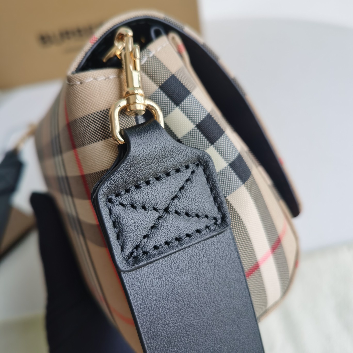 Bagsaaa Bv*b*rry Wo Hackberry Vintage Check Crossbody Bag Beige - 18 x 8 x 12cm