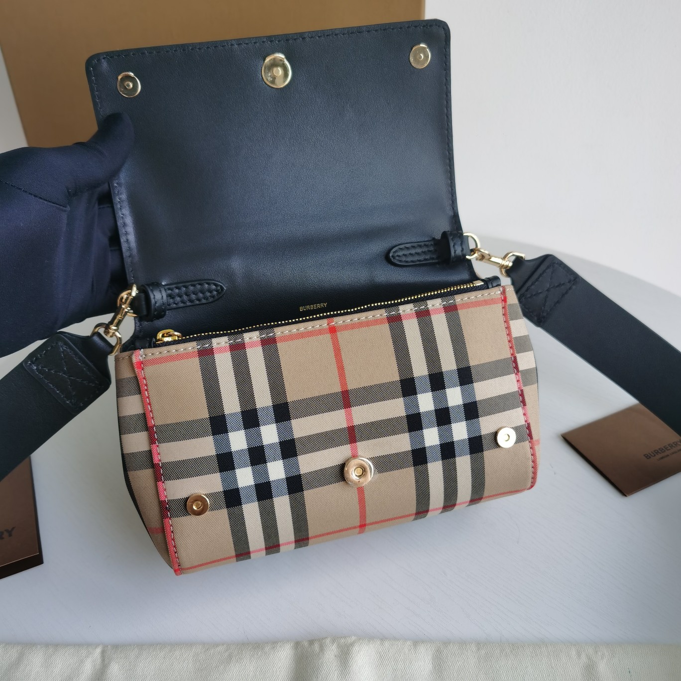 Bagsaaa Bv*b*rry Wo Hackberry Vintage Check Crossbody Bag Beige - 18 x 8 x 12cm