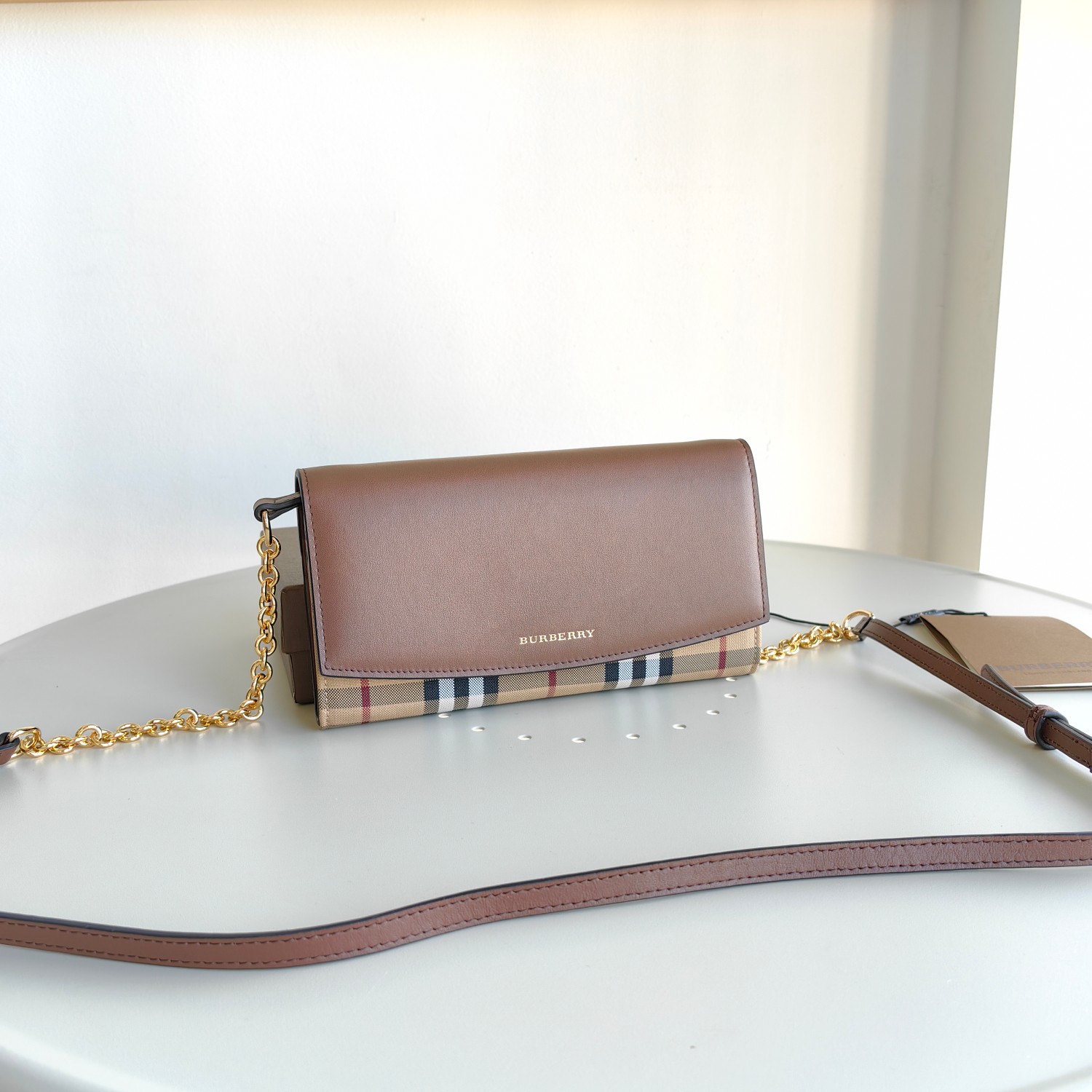 Bagsaaa Bv*b*rry Calfskin Horseferry Check Henley Wallet On Chain Brown - 21*12*3cm
