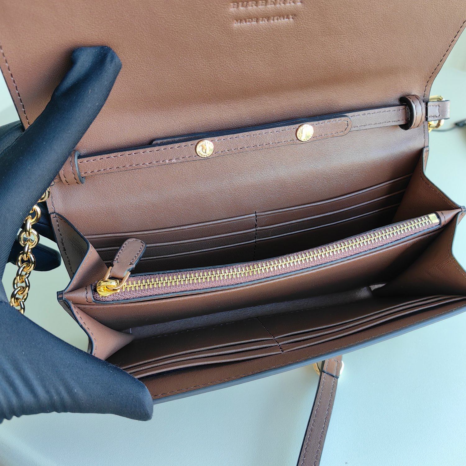Bagsaaa Bv*b*rry Calfskin Horseferry Check Henley Wallet On Chain Brown - 21*12*3cm