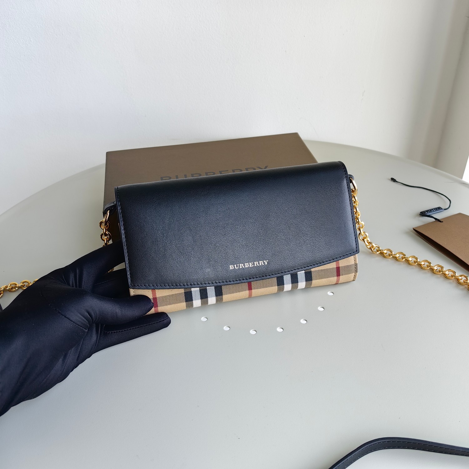 Bagsaaa Bv*b*rry Calfskin Horseferry Check Henley Wallet On Chain Black - 21*12*3cm