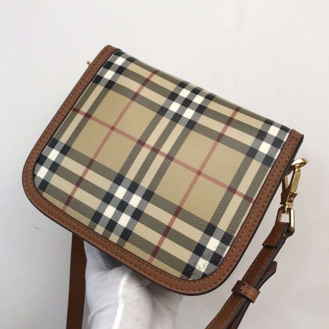 Bagsaaa Bv*b*rry Elizabeth Small E-canvas & Leather Shoulder Bag - 19 x 6 x 16cm