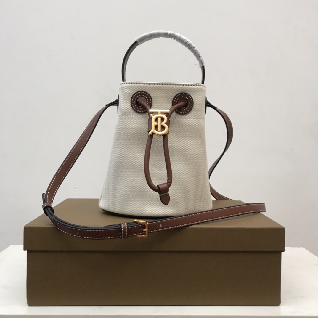 Bagsaaa Bv*b*rry Mini Drawstring Bucket Bag - 16.5 x 11 x 18.5cm