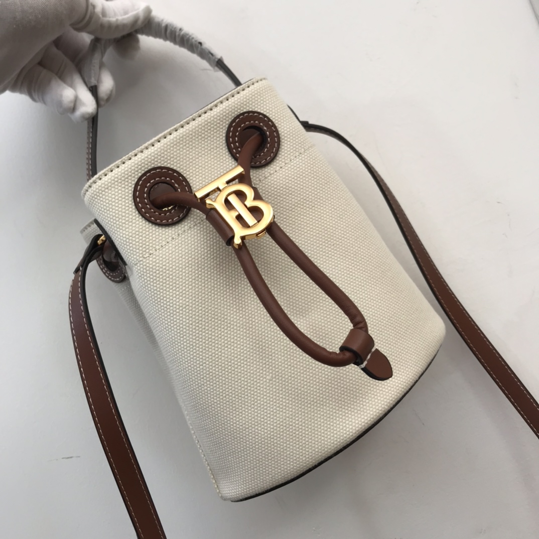 Bagsaaa Bv*b*rry Mini Drawstring Bucket Bag - 16.5 x 11 x 18.5cm