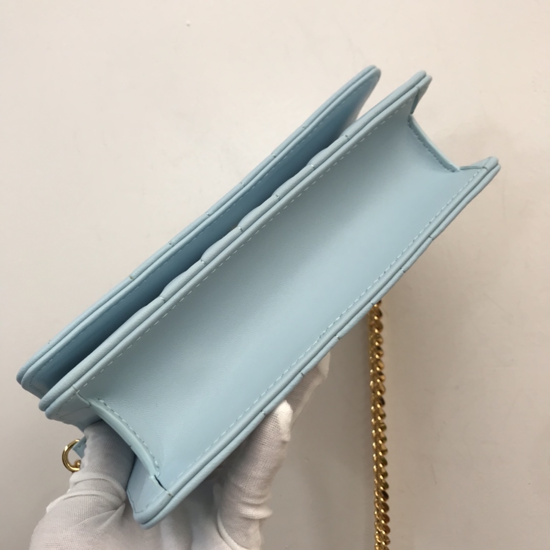 Bagsaaa Bv*b*rry Lola Shoulder Blue Bag - 20 x 5 x 12cm