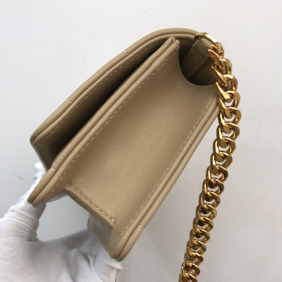 Bagsaaa Bv*b*rry Lola Shoulder Beige Bag - 20 x 5 x 12cm