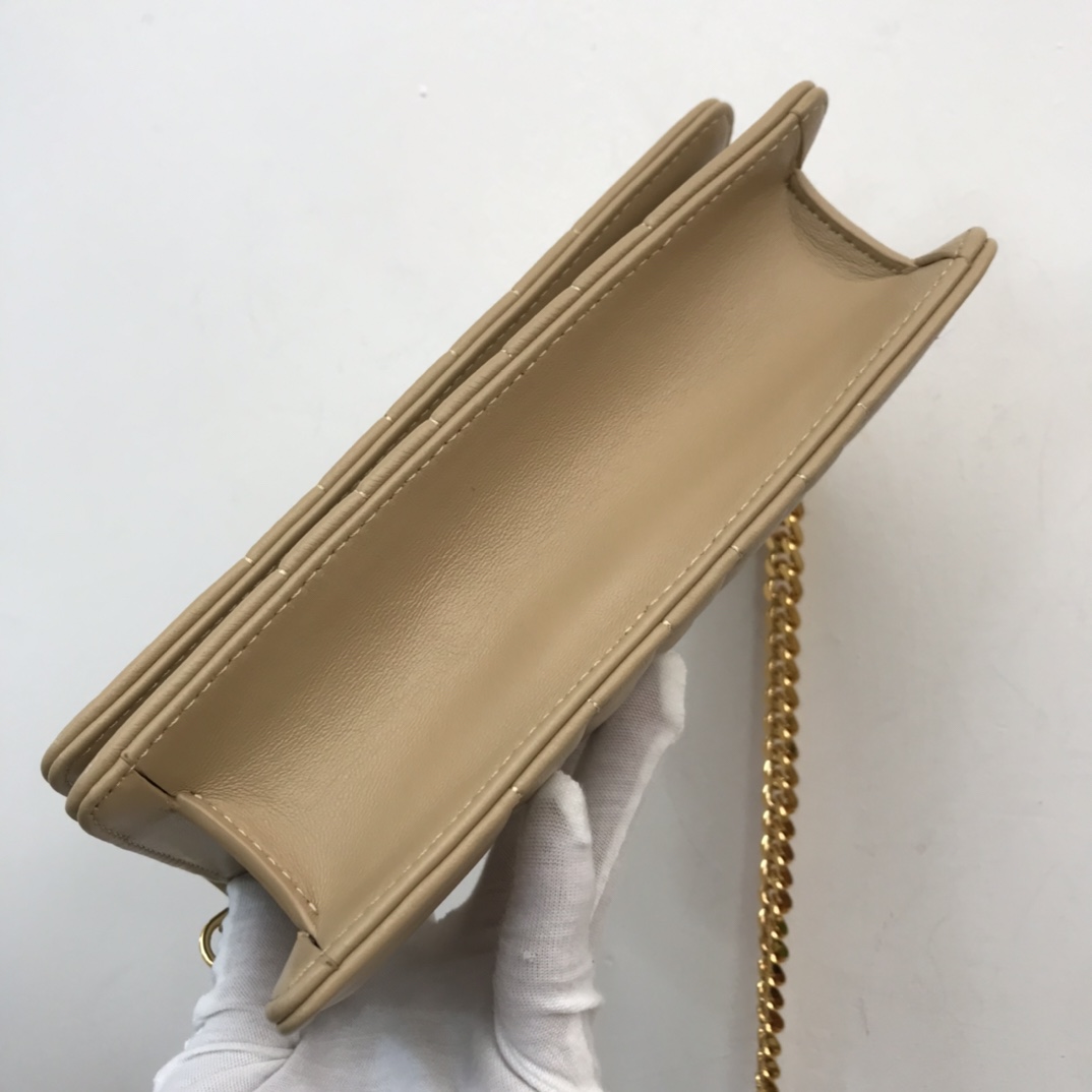 Bagsaaa Bv*b*rry Lola Shoulder Beige Bag - 20 x 5 x 12cm