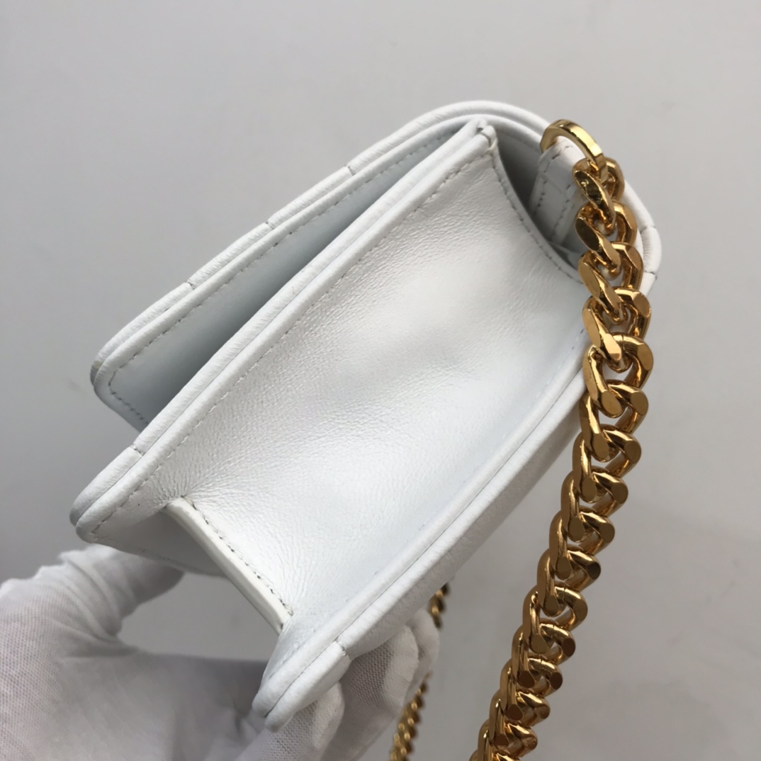 Bagsaaa Bv*b*rry Lola Shoulder White Bag - 20 x 5 x 12cm