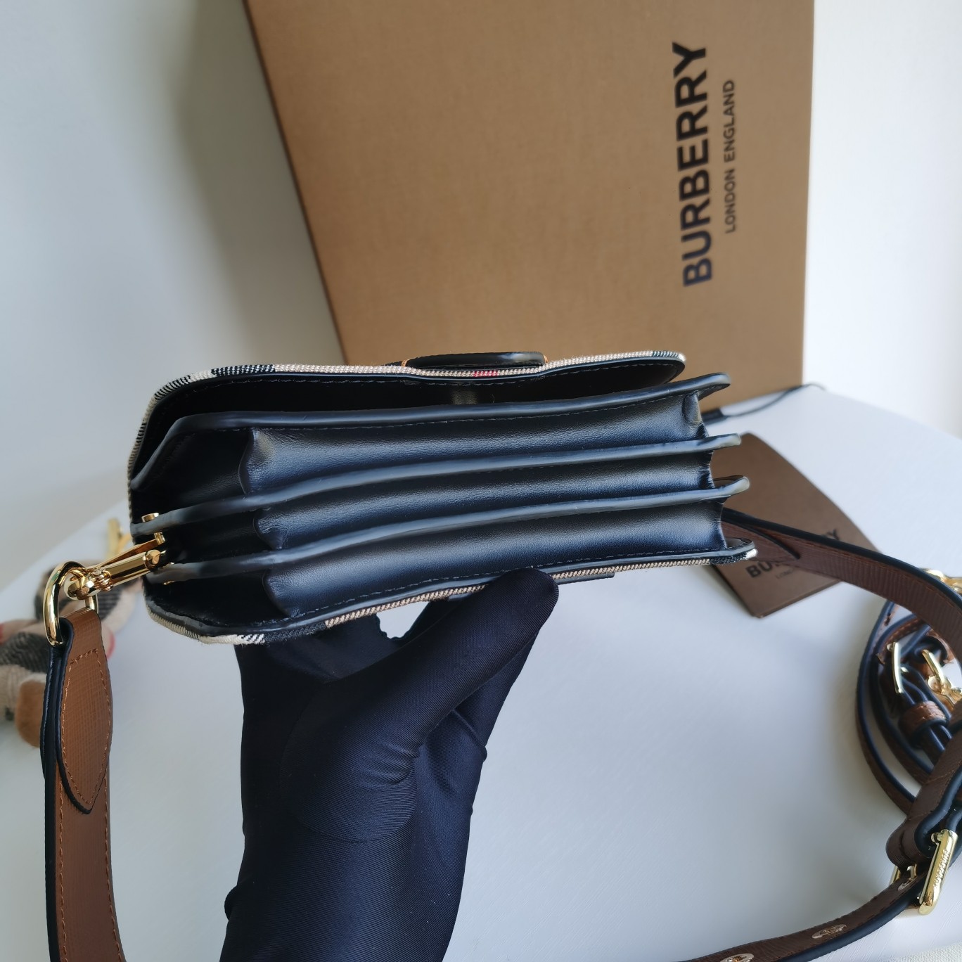 Bagsaaa Bv*b*rry House Check Bridle shoulder bag brown - 19×13.5×5ccm