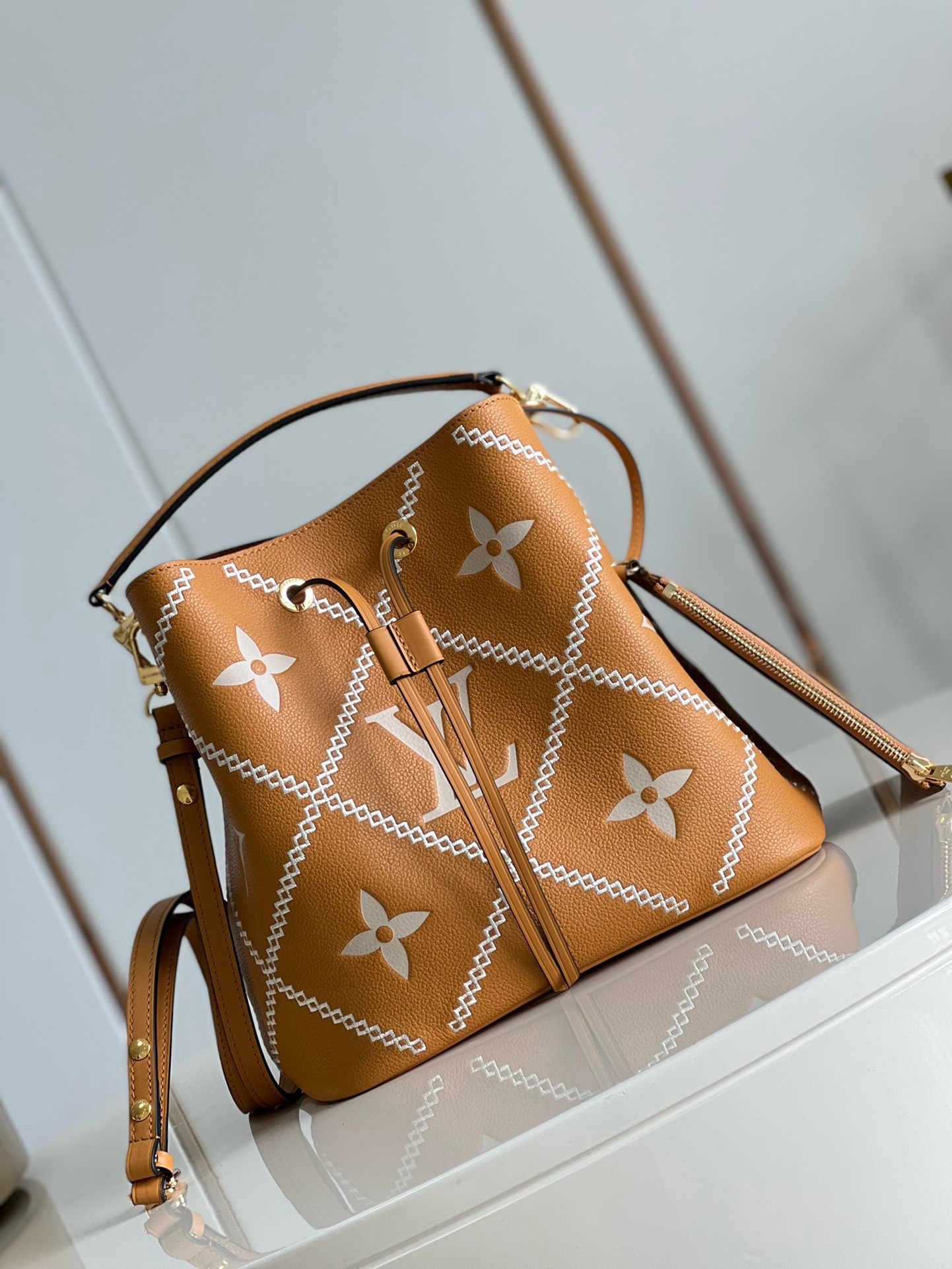 Bagasaaa L0vis Vvtt0n NÉONOÉ MM Monogram Brown Bag