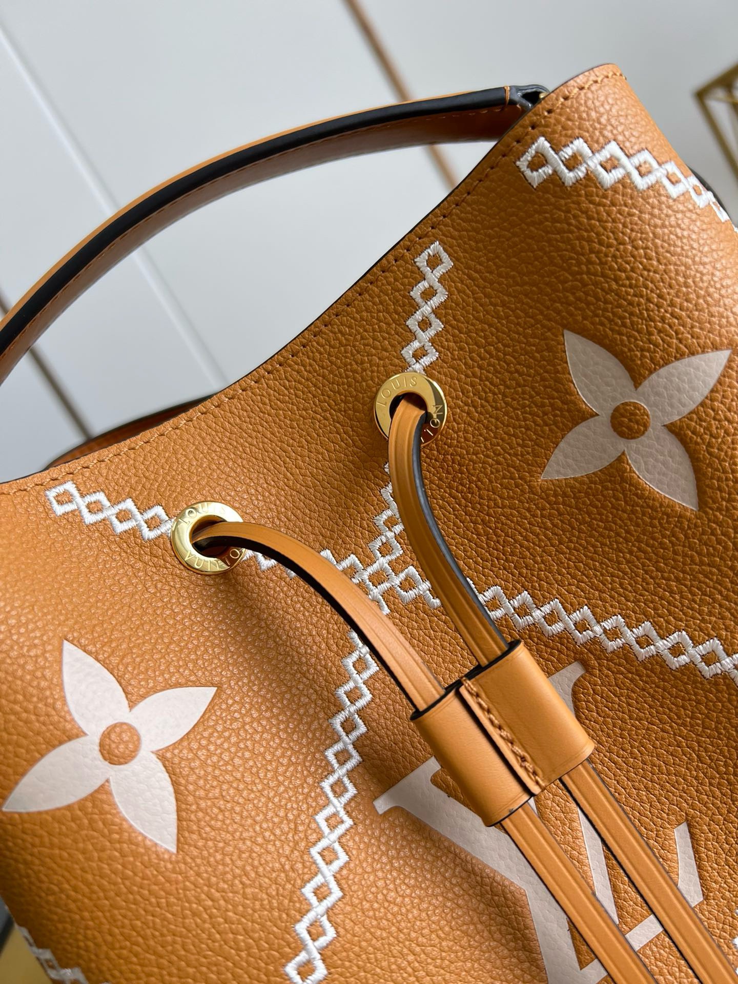Bagasaaa L0vis Vvtt0n NÉONOÉ MM Monogram Brown Bag