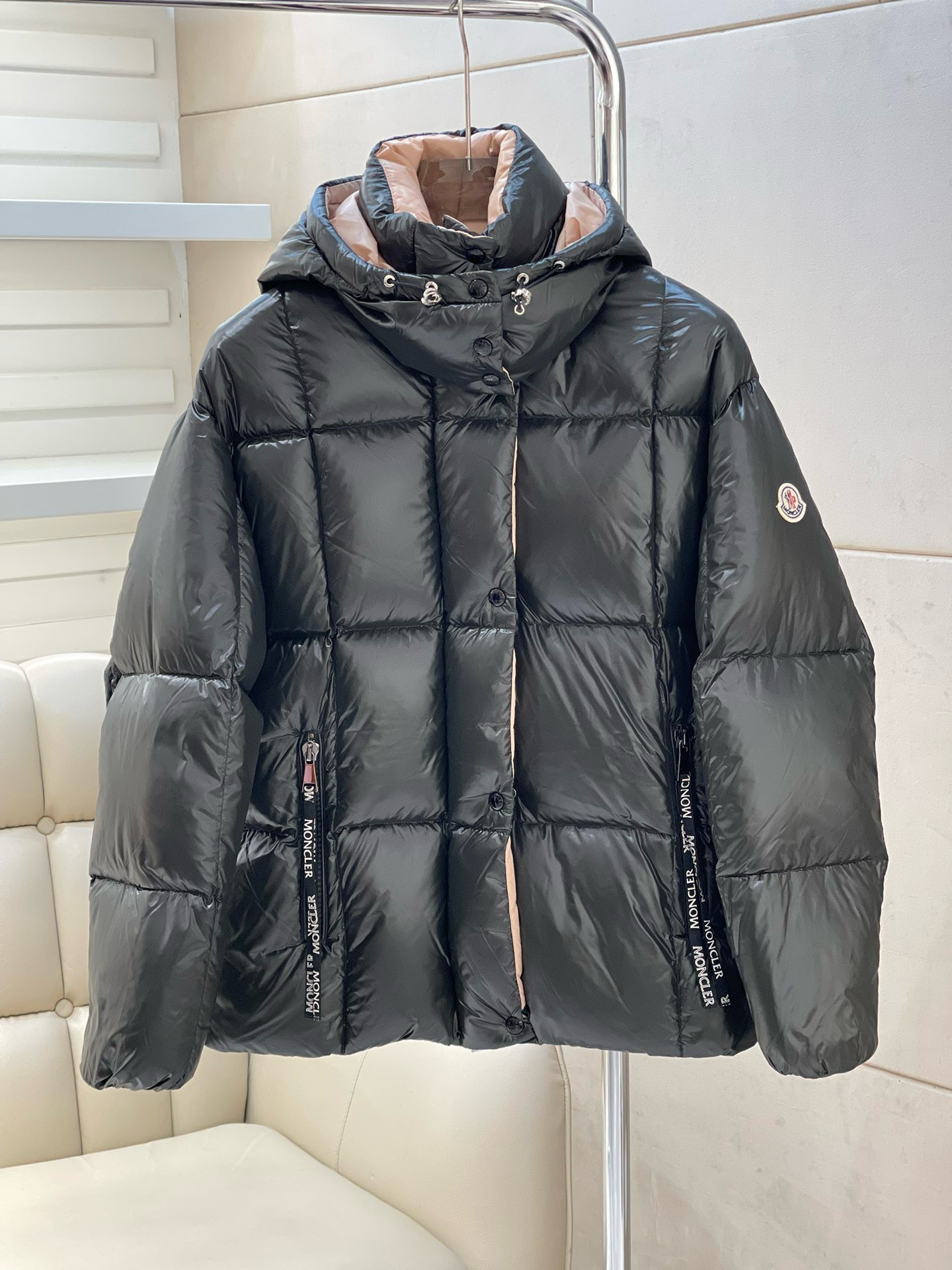 Bagsaaa Moncler Short Down Black Jacket