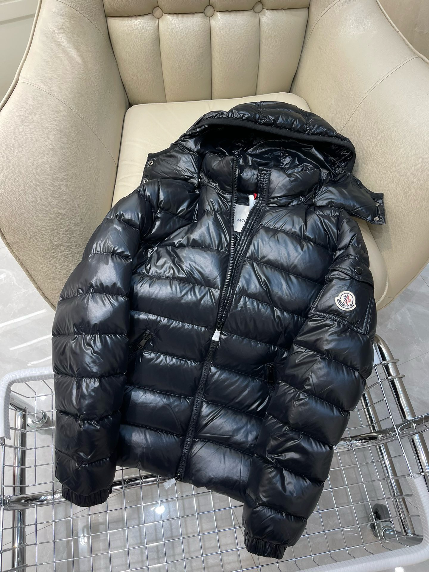 Bagsaaa Moncler Short Down All Black Jacket With Detachable hood