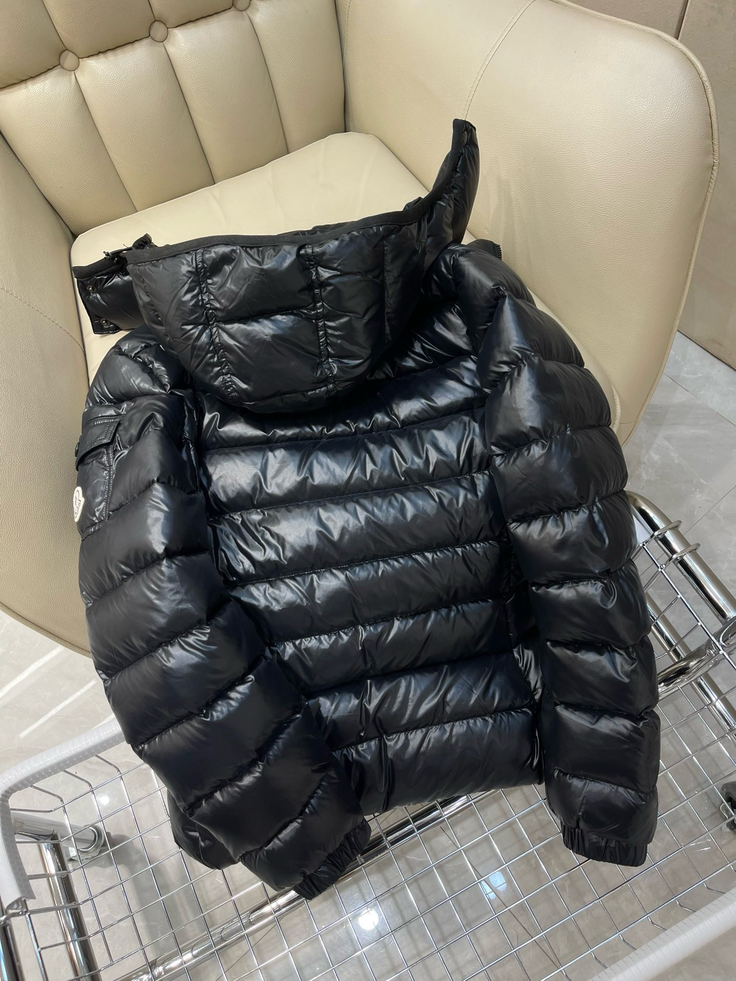 Bagsaaa Moncler Short Down All Black Jacket With Detachable hood