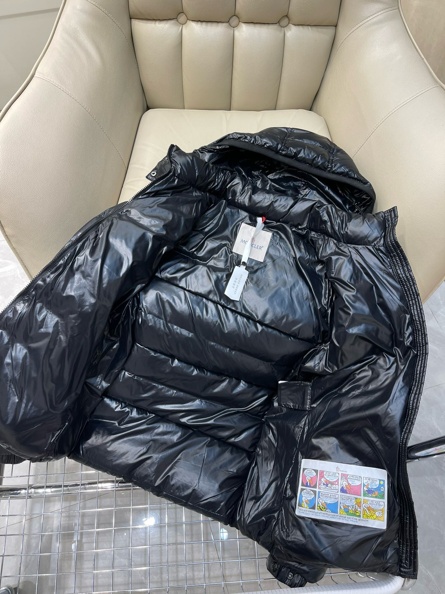Bagsaaa Moncler Short Down All Black Jacket With Detachable hood