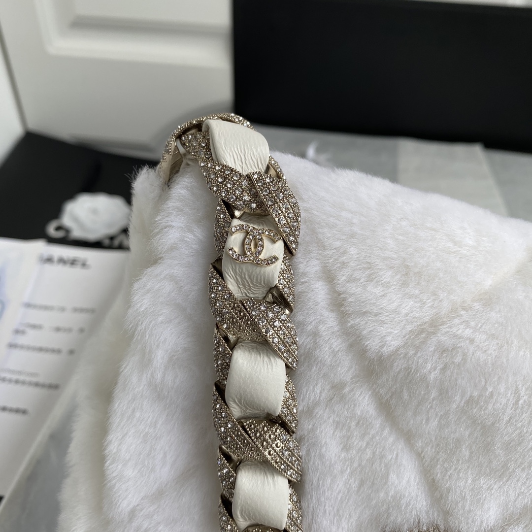 Bagsaaa Ch**el White Fur Bag - 1.5*21.5*6.5cm