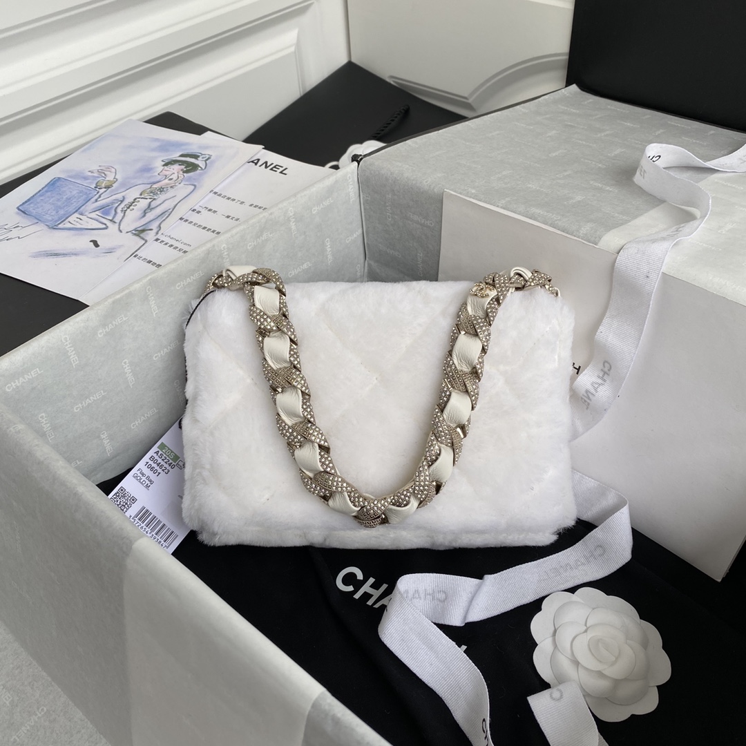 Bagsaaa Ch**el White Fur Bag - 1.5*21.5*6.5cm