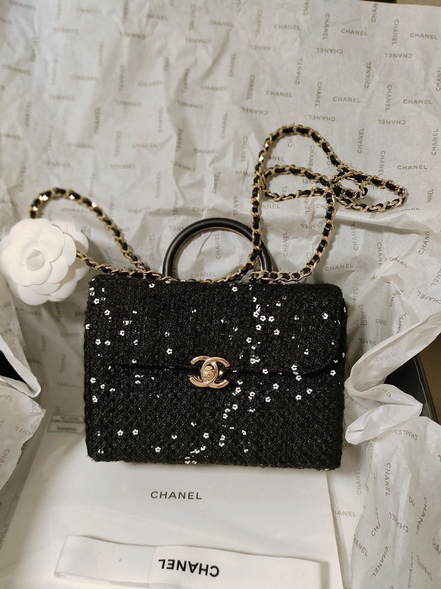 Bagsaaa Ch**el Vintage 23k Black Top Handle Bag 19cm