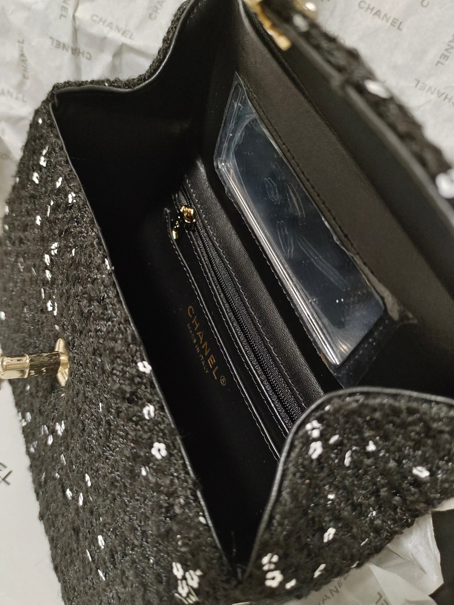 Bagsaaa Ch**el Vintage 23k Black Top Handle Bag 19cm