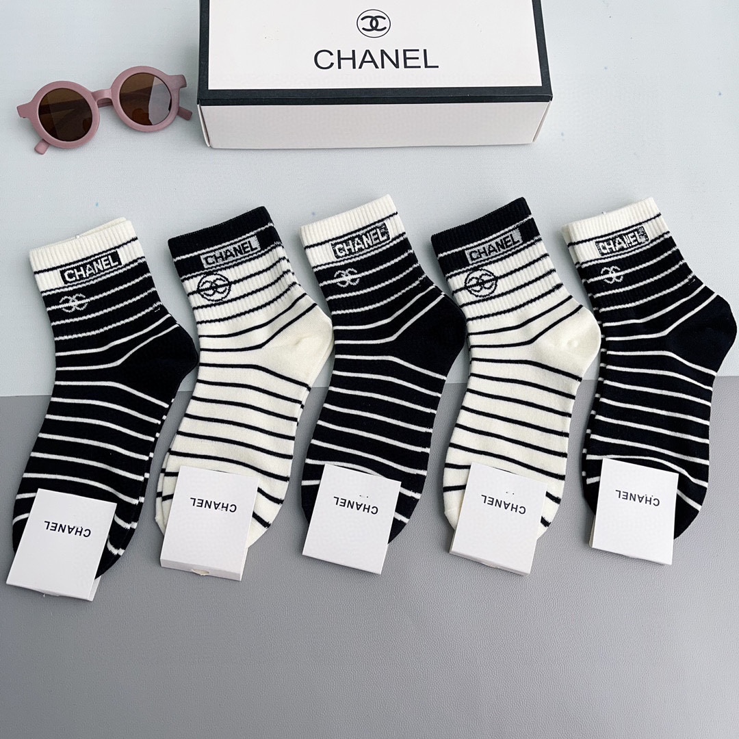 Bagsaaa Set Ch**el Socks 