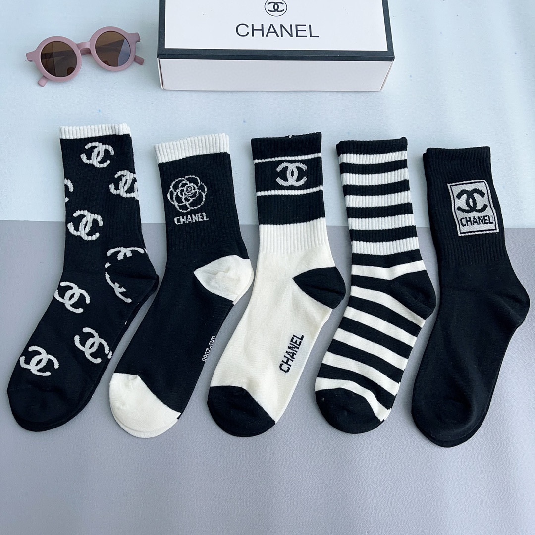 Bagsaaa Set Ch**el Socks 5 Styles