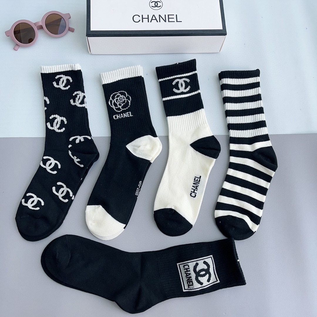 Bagsaaa Set Ch**el Socks 5 Styles