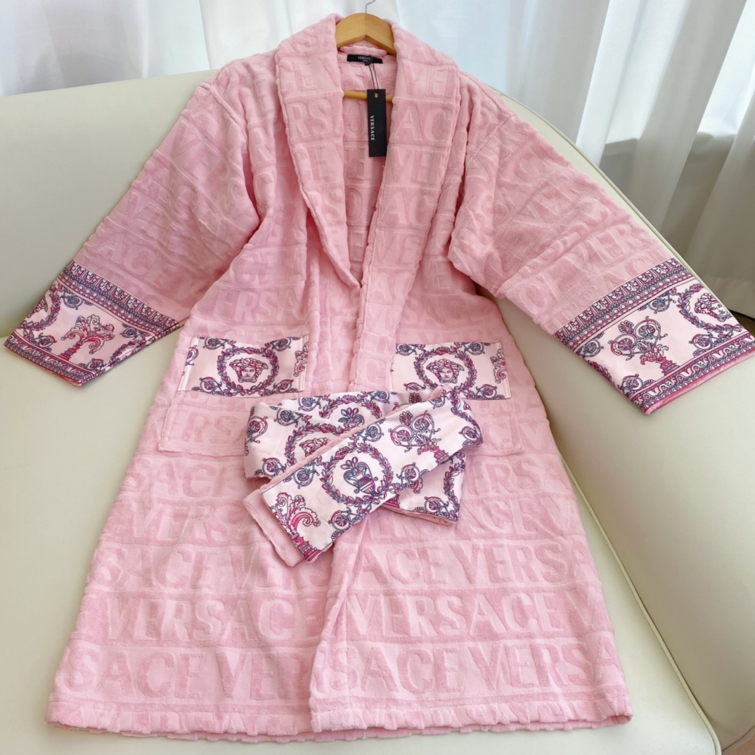 Bagsaaa Versace PINK AMPLIFIED BATHROBE