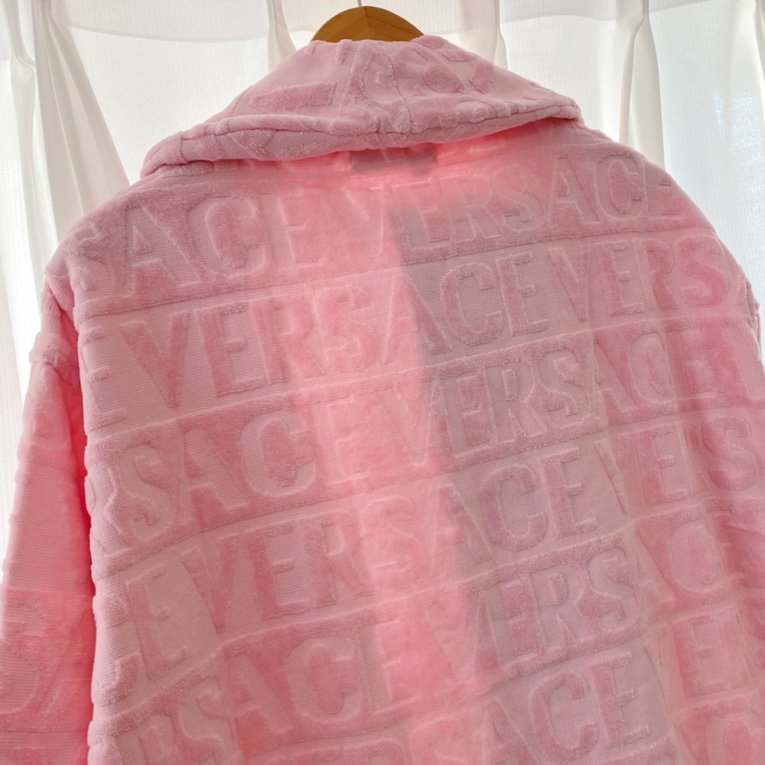 Bagsaaa Versace PINK AMPLIFIED BATHROBE