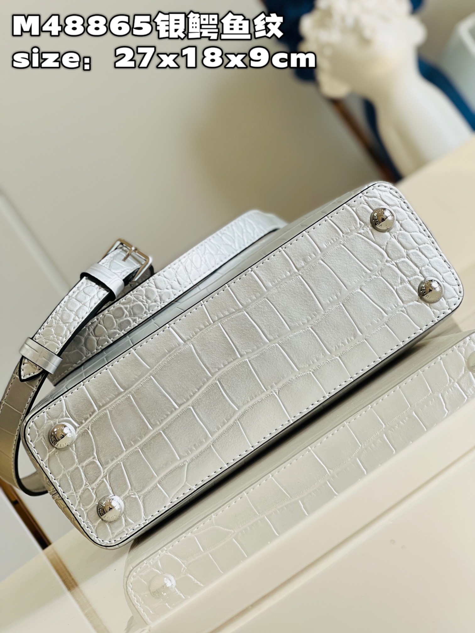 Bagsaaa L0vis Vvtt0n Capucines MM Crocodile in Silver - 27x18x9cm