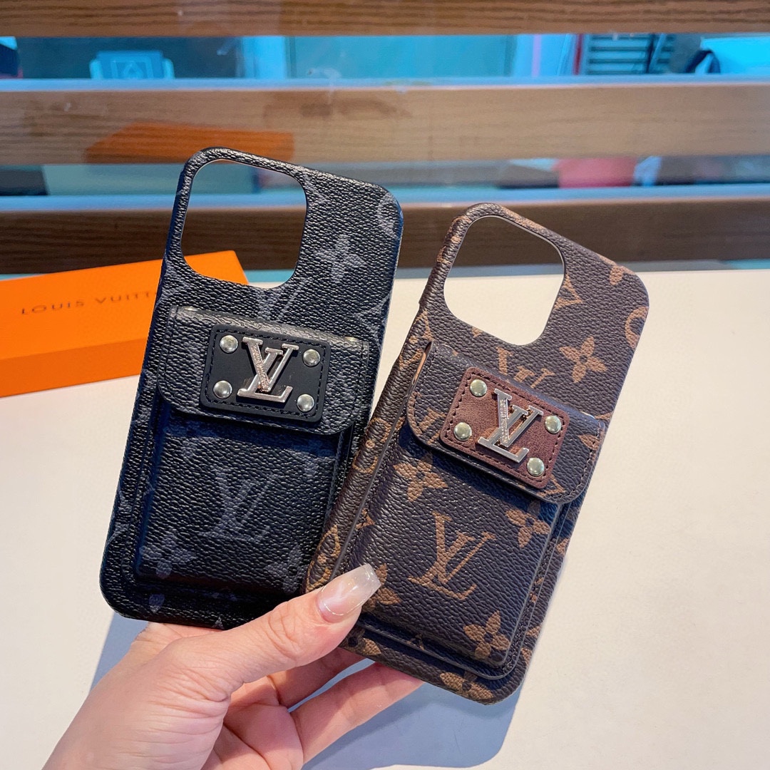 Bagsaaa L0vis Vvtt0n Phone Case With Gold Chain 