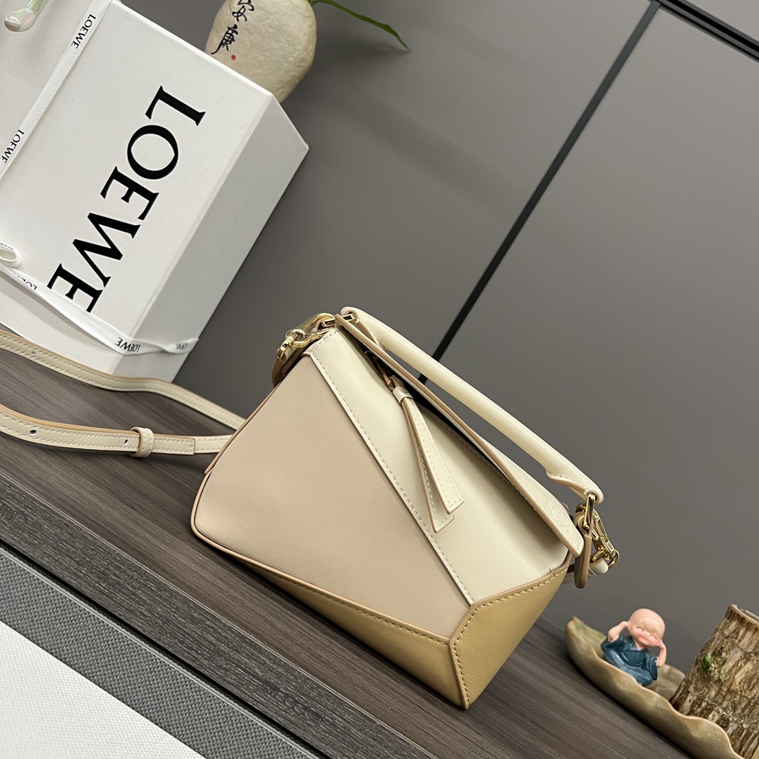 Bagsaaa L0ew* Mini Puzzle bag in classic calfskin cream and beige