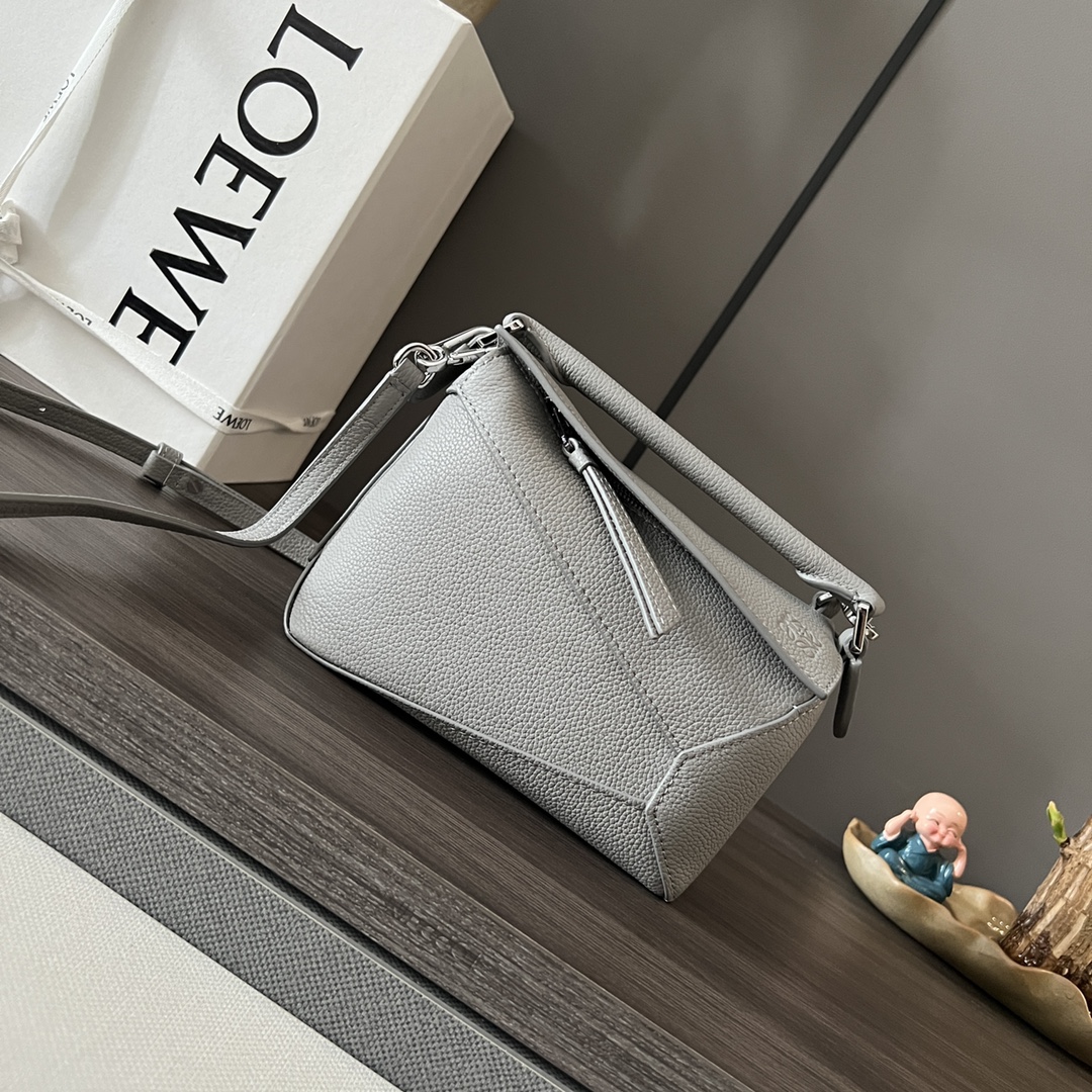Bagsaaa L0ew* Mini Puzzle bag in classic calfskin grey
