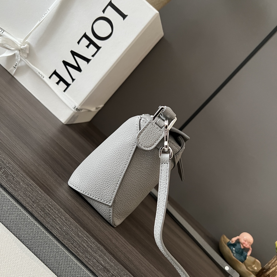 Bagsaaa L0ew* Mini Puzzle bag in classic calfskin grey