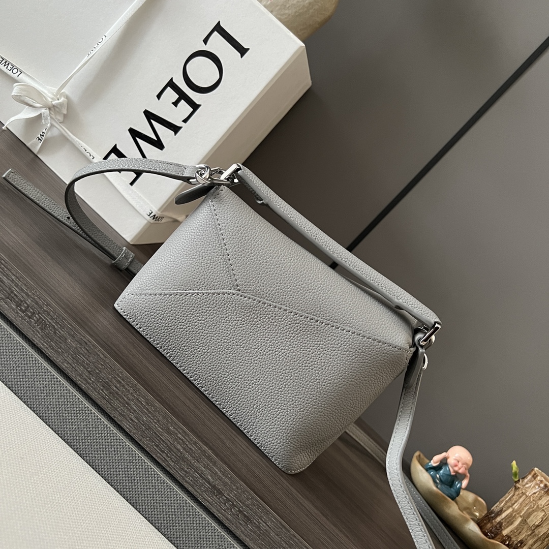 Bagsaaa L0ew* Mini Puzzle bag in classic calfskin grey
