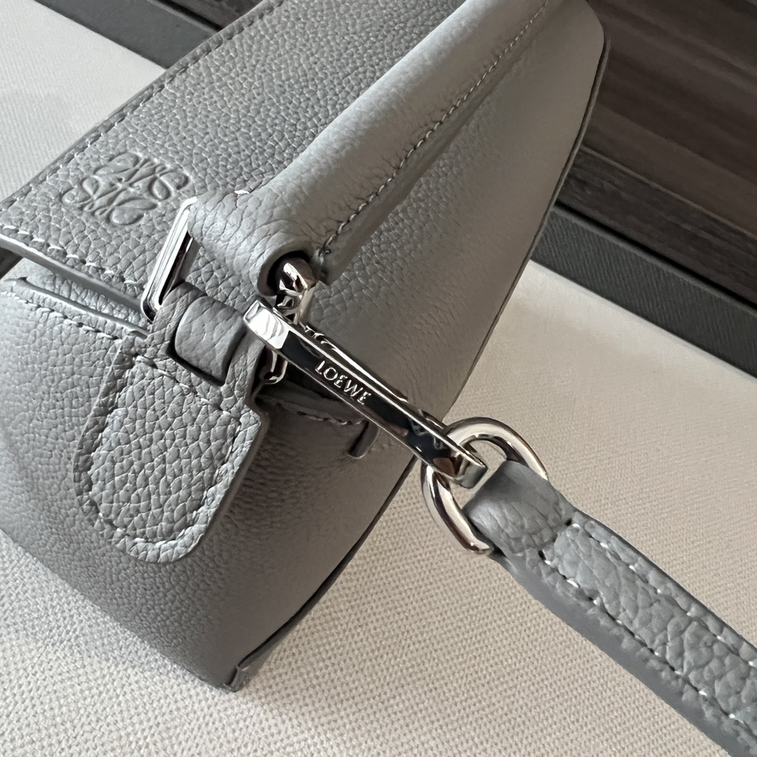 Bagsaaa L0ew* Mini Puzzle bag in classic calfskin grey