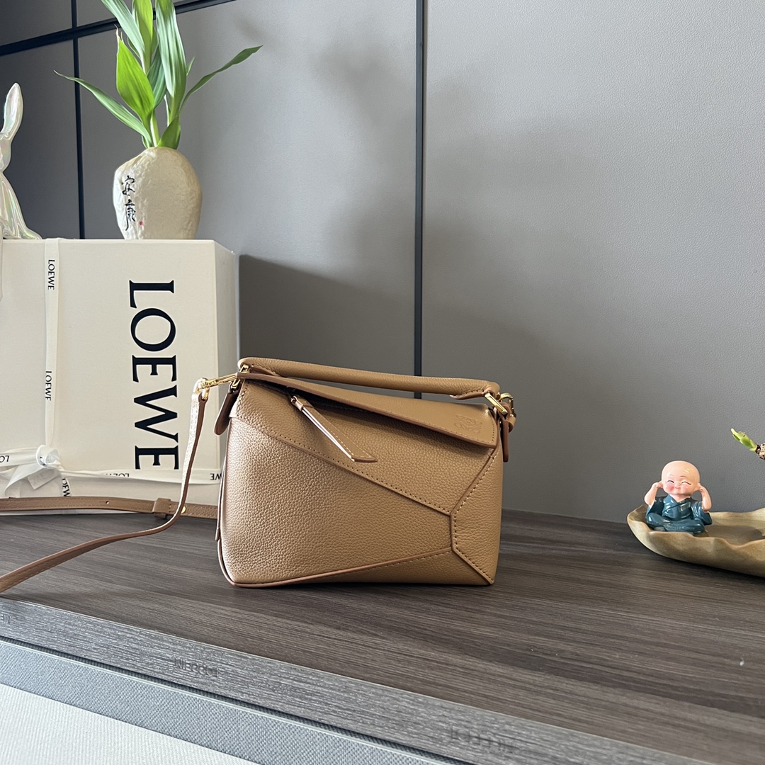 Bagsaaa L0ew* Mini Puzzle bag in classic calfskin brown
