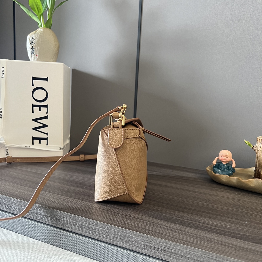 Bagsaaa L0ew* Mini Puzzle bag in classic calfskin brown