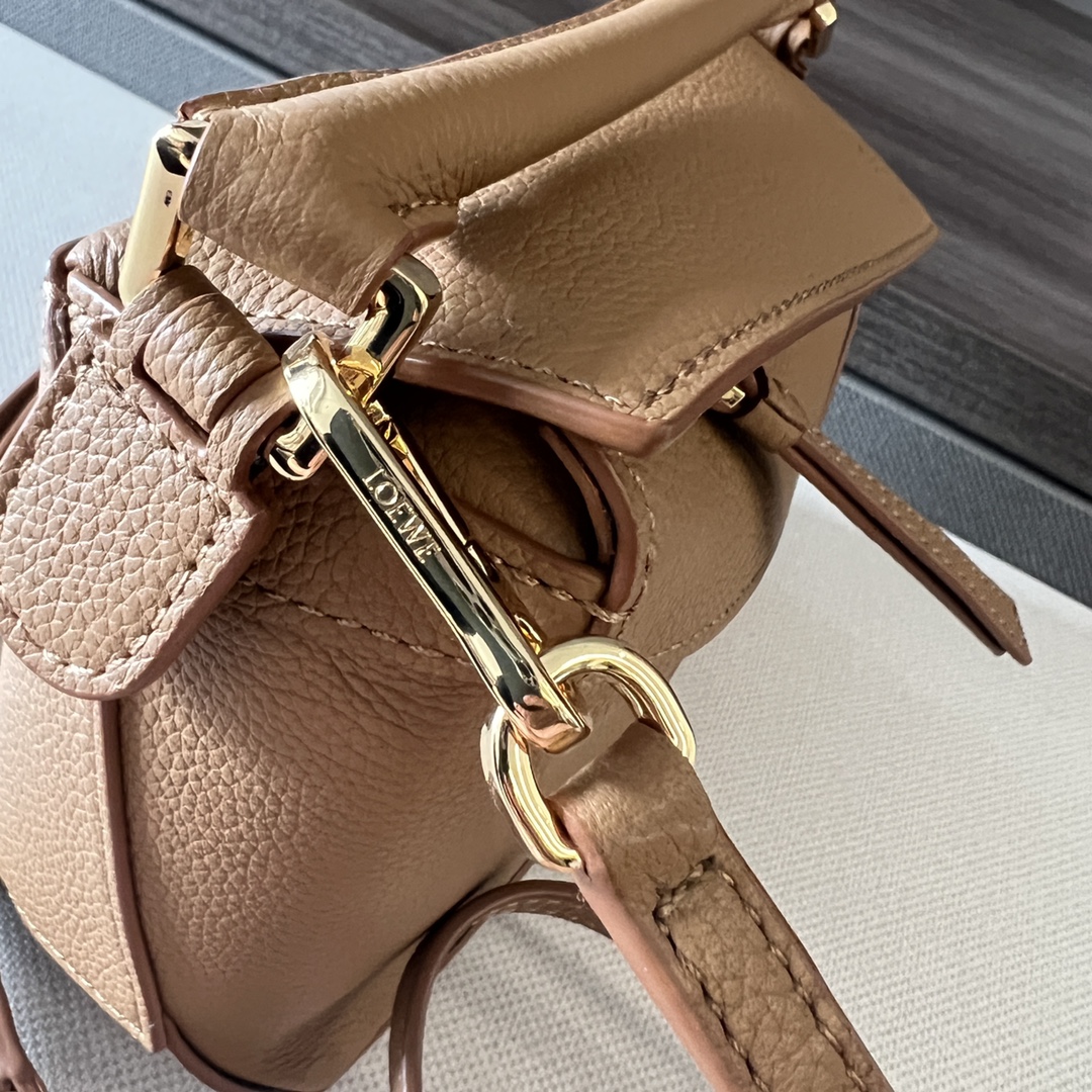 Bagsaaa L0ew* Mini Puzzle bag in classic calfskin brown