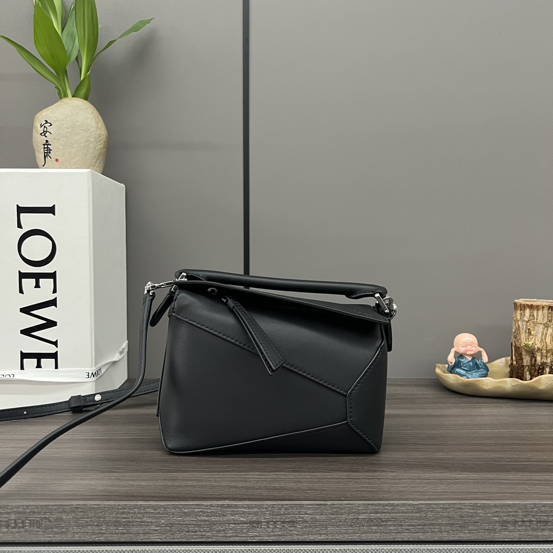 Bagsaaa L0ew* Mini Puzzle bag in classic calfskin black