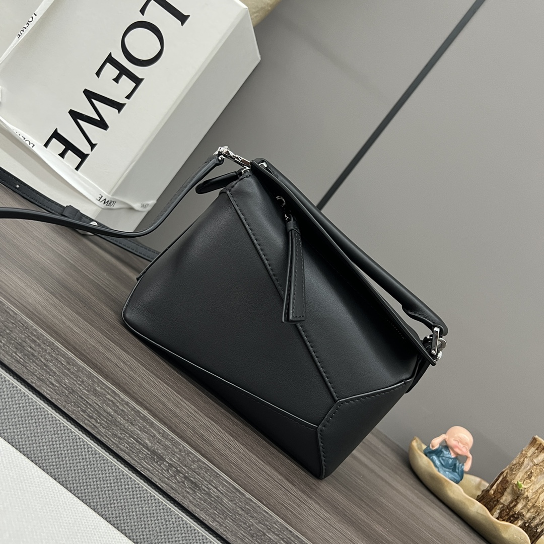 Bagsaaa L0ew* Mini Puzzle bag in classic calfskin black