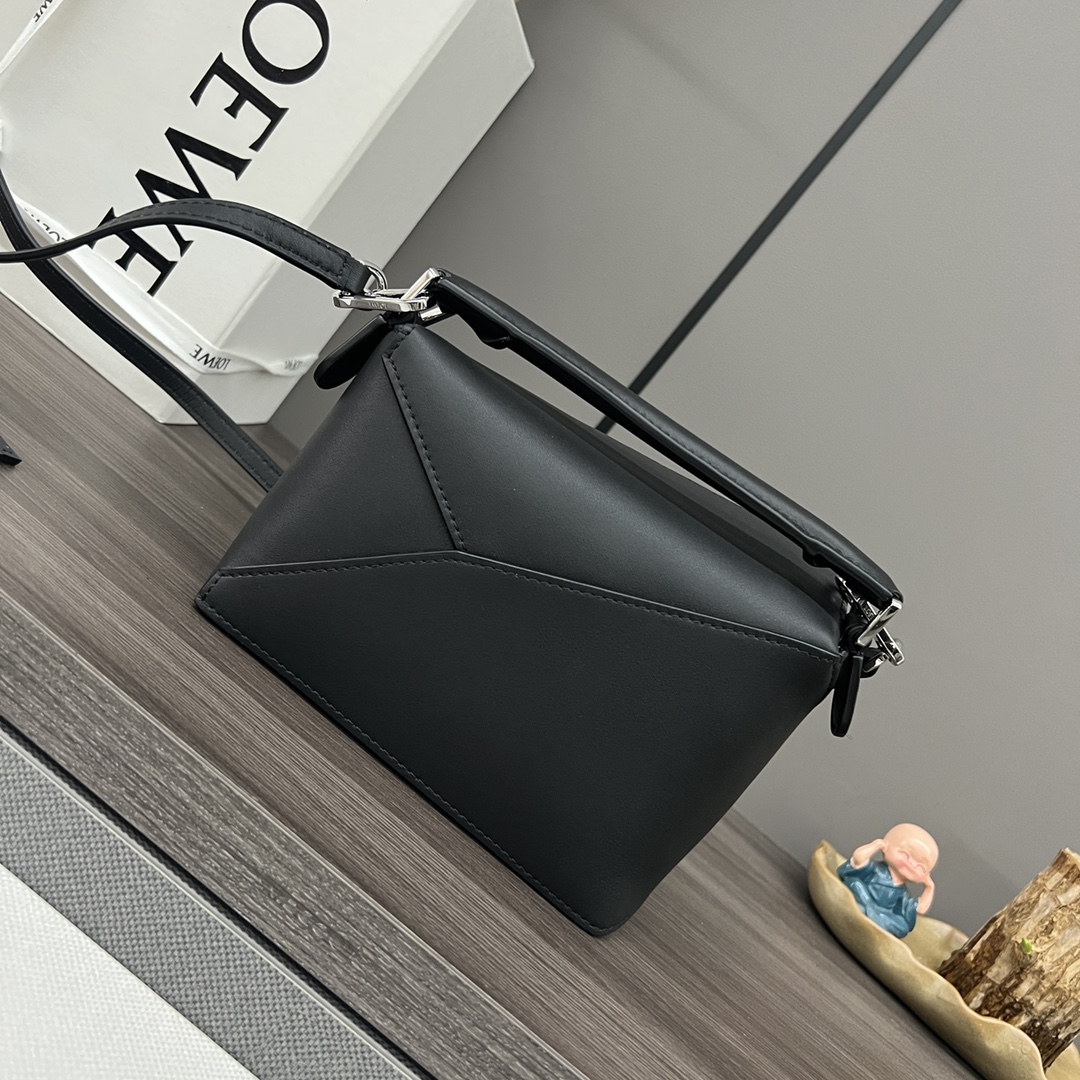 Bagsaaa L0ew* Mini Puzzle bag in classic calfskin black