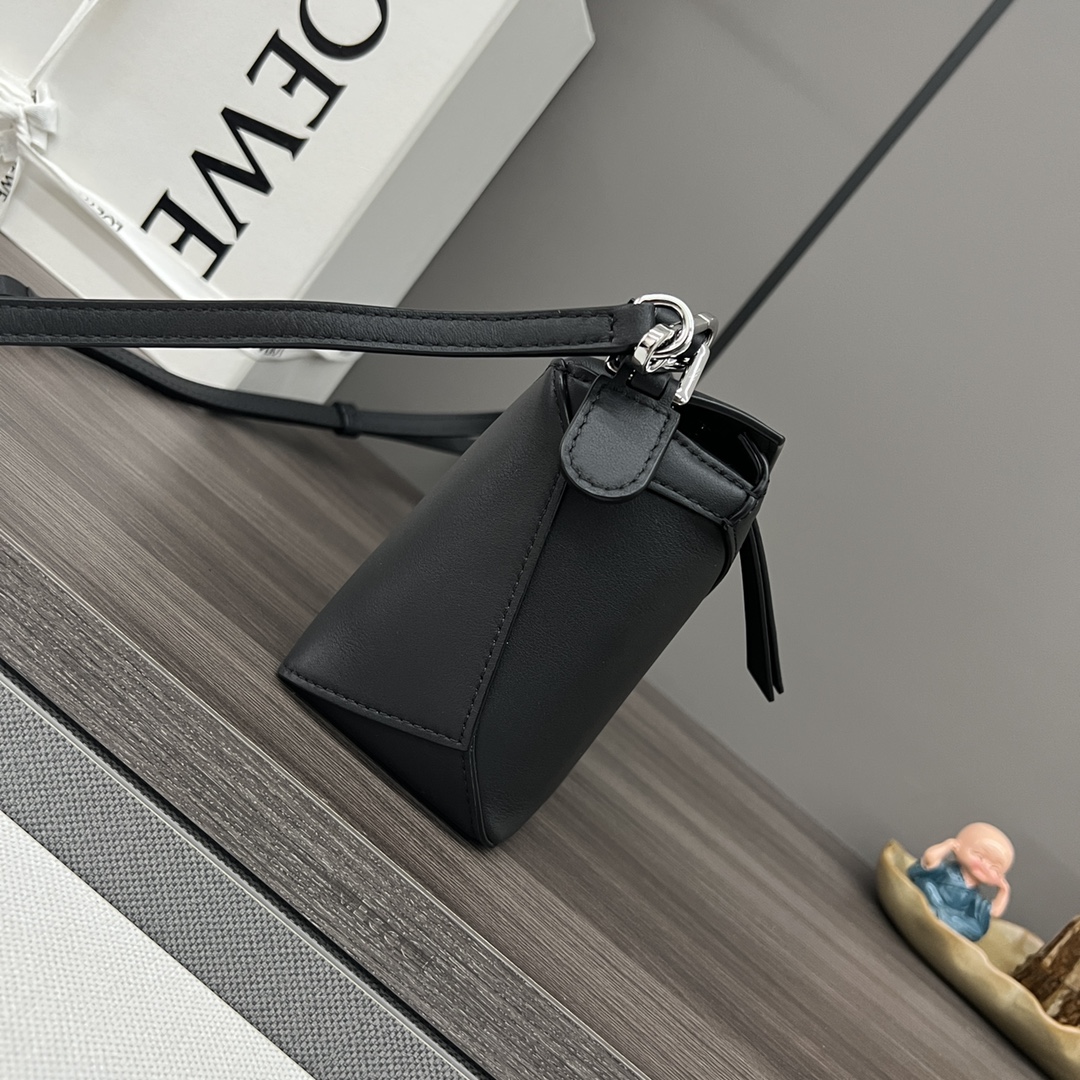 Bagsaaa L0ew* Mini Puzzle bag in classic calfskin black
