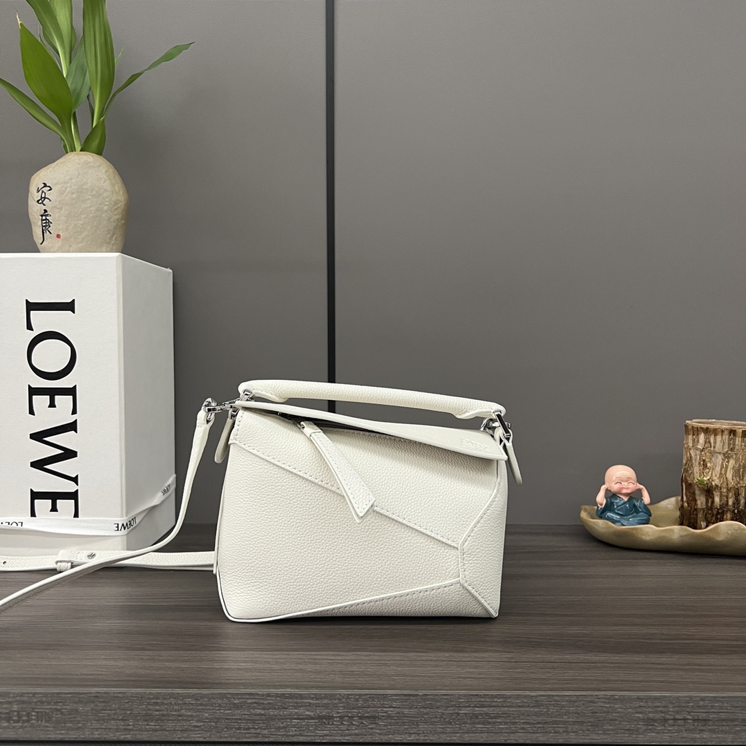 Bagsaaa L0ew* Mini Puzzle bag in classic calfskin white