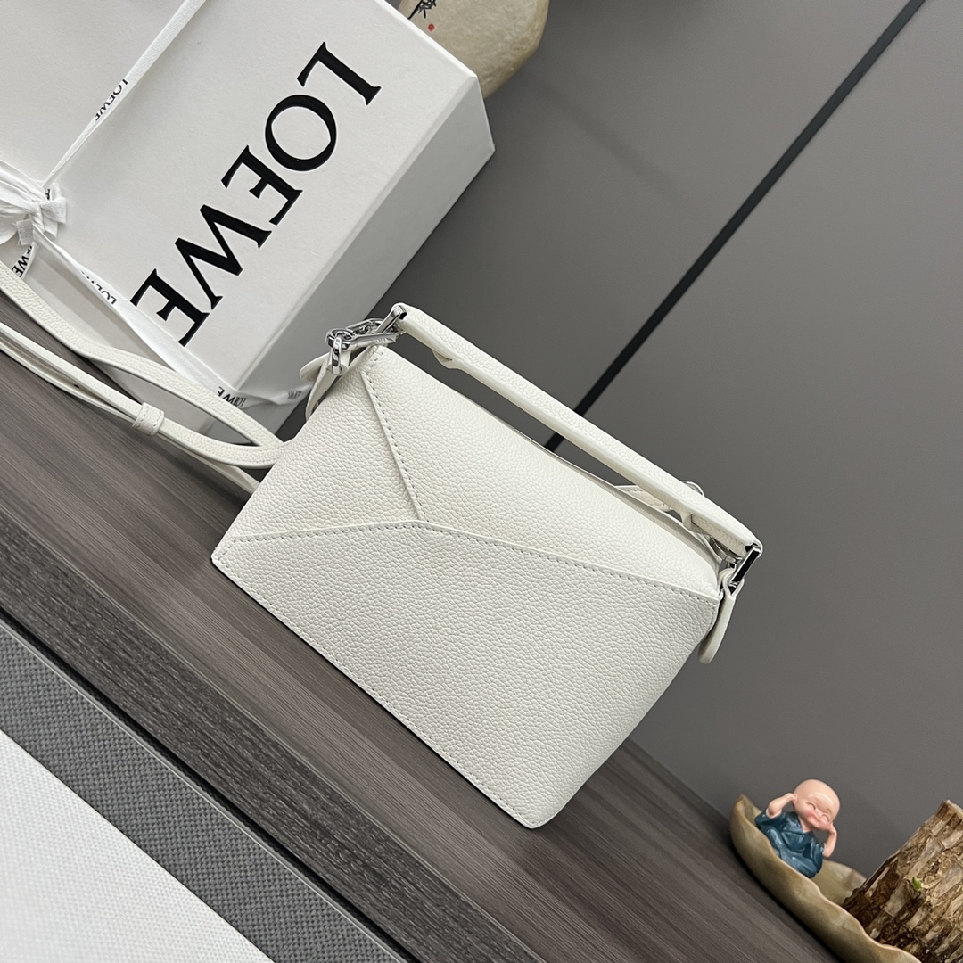 Bagsaaa L0ew* Mini Puzzle bag in classic calfskin white