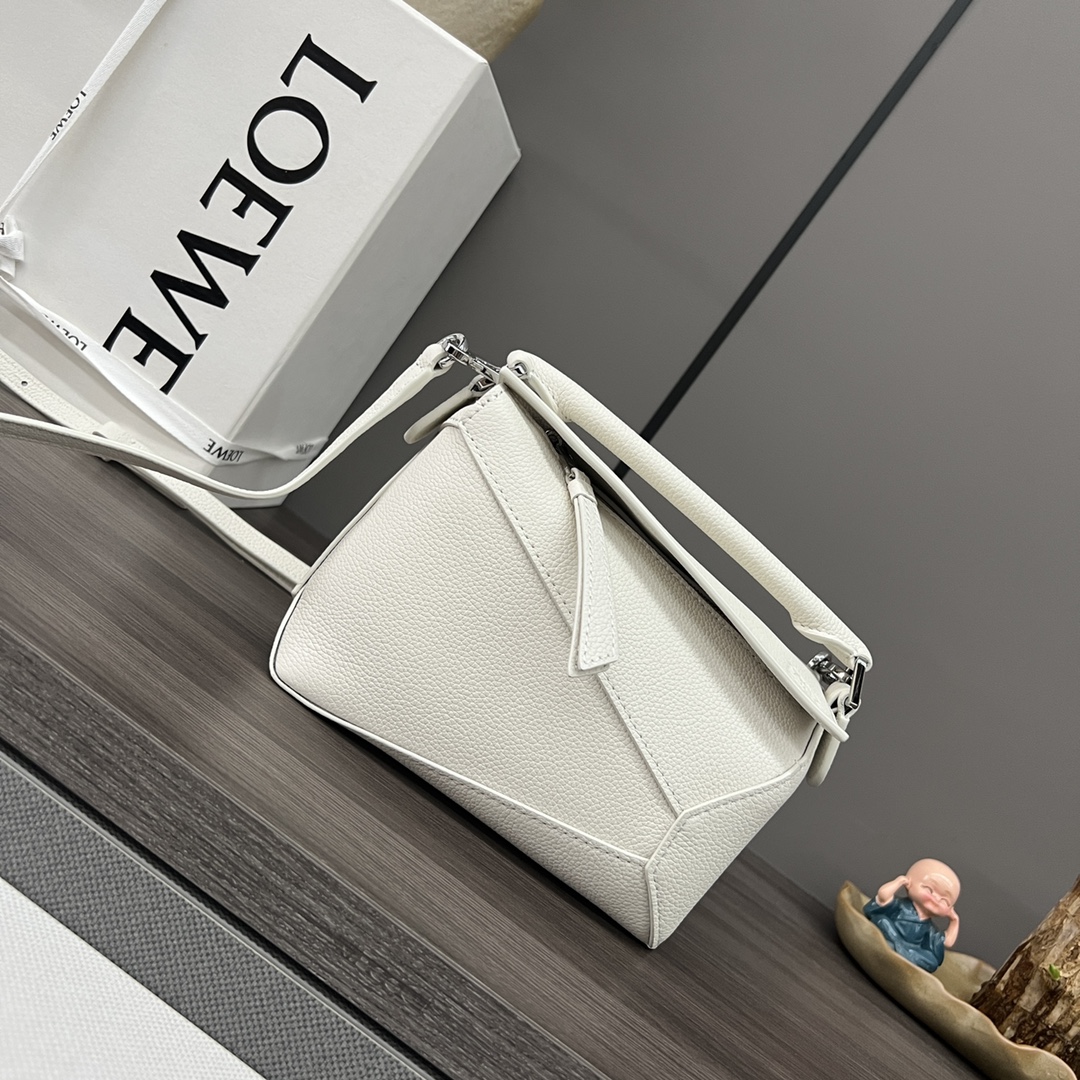 Bagsaaa L0ew* Mini Puzzle bag in classic calfskin white