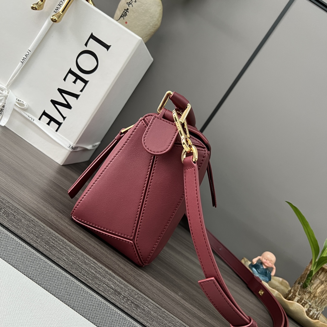 Bagsaaa L0ew* Mini Puzzle bag in classic calfskin burgundy